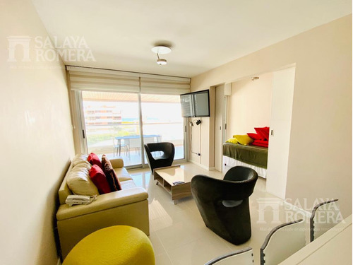 Venta Apartamento Dos Dormitorios Y Medio  - Playa Brava - Punta Del Este