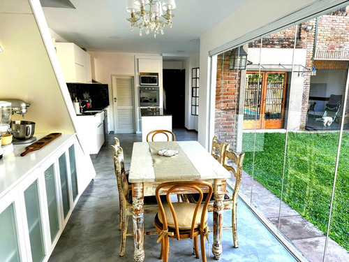 Casa En Venta En Acassuso Barrio Parque Aguirre 3 Dormitorios