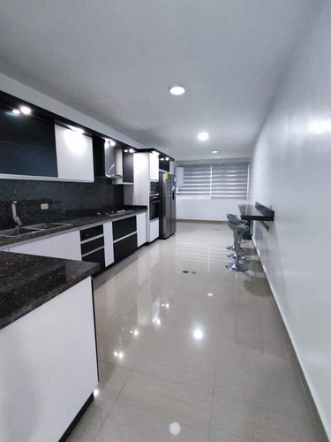 Oportunidad De Alquiler En Titanium Suite