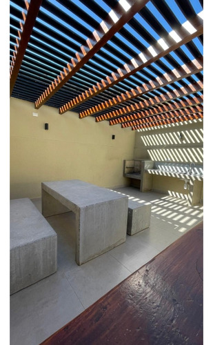 Venta Altos De Curauma Con Patio , 2d+2b Hermoso