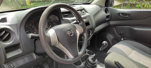 Nissan Np 300 Estacas Modelo 2017