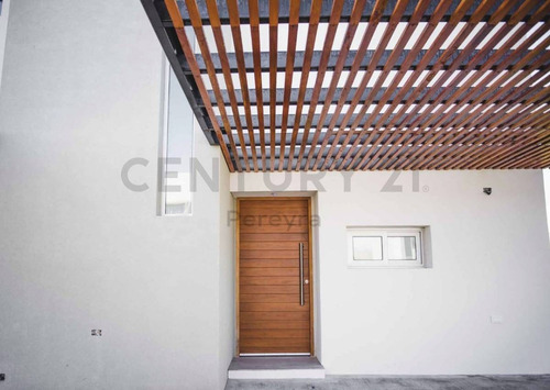 Imagen 4 de 12 de 458 Entre 28 Y 28 Bis, Duplex 2 Dormitorios, En Venta, City Bell