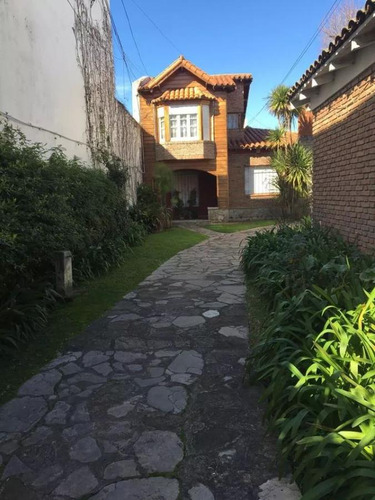 Casa En Venta - 3 Dormitorios 3 Baños - 130 Mts2 - La Plata