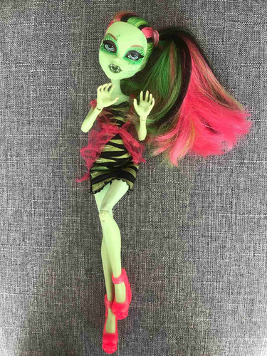 Muñeca Venus Zombie Monster High