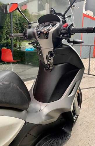 Imagen 2 de 9 de Piaggio Beverly 350