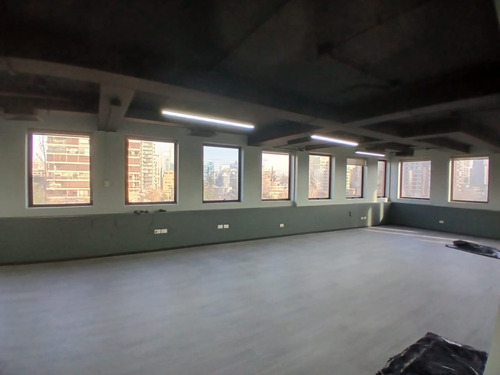Excelentes Oficinas Panta Libre De 359 M2 Recién Remodelada
