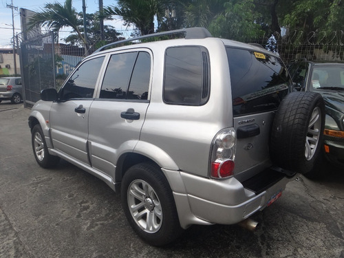 Imagen 4 de 14 de Chevrolet Grand Vitara 4x2