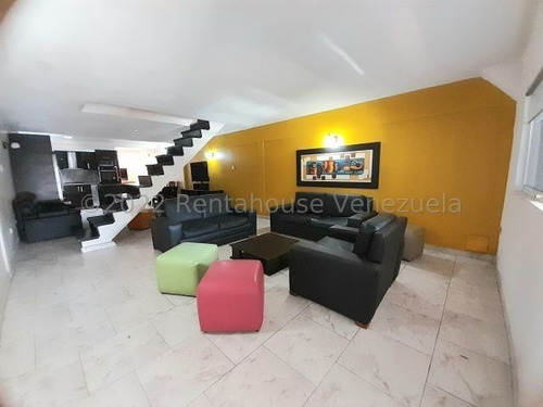 Imagen 24 de 30 de * Casas En Venta * En Avenida Libertador Barquisimeto , Lara Codigo # 23-6028 Mas Informacion :: 412 - 1498654 , Katty Vasquez Rentahouse Co.