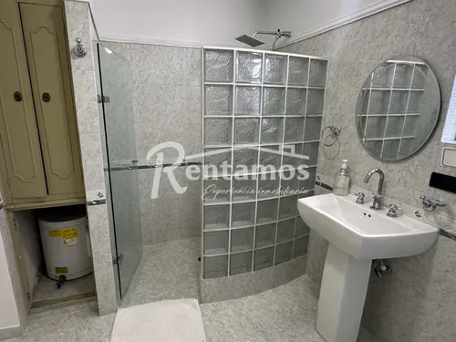 Casa-local En Arriendo En Av Jardín. Cod A775891