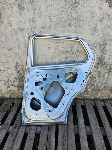 Puerta Trasera Derecha Chevrolet Tracker Trasera Derecha Gris