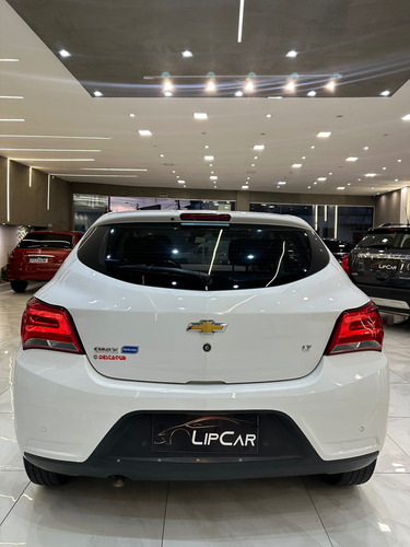 Chevrolet Onix 1.4 Activ Aut. 5p