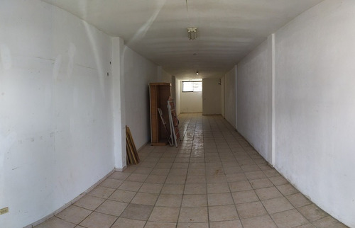 Imagen 4 de 8 de Re/max 2mil Vende Local Comercial En Avenida Principal Sabanamar - Isla De Margarita