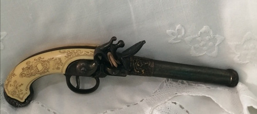 Pistola Antigua Del Siglo Xviii Réplica (Usado)