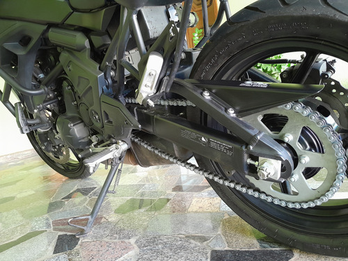 Moto Com Muitos Acessorios.