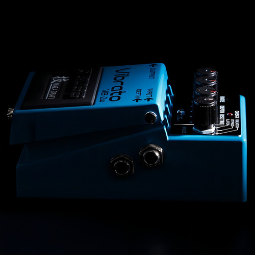 Pedal Boss Vibrado Efeito Para Guitarra Vb-2w Waza Craft