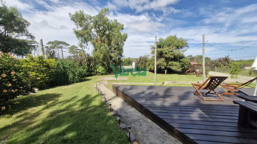 Casa Venta Solymar Sobre Rambla, 2 Dormitorios, Fondo Y Barbacoa