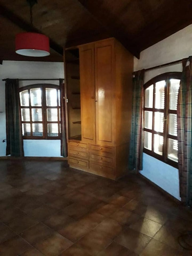Excelente Casa Panorámica, Al Mar.