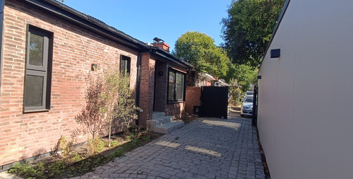 Moderna Casa Latadía. Remodelada 3 Dorm. + 2 Bañ. + 2 Estac.