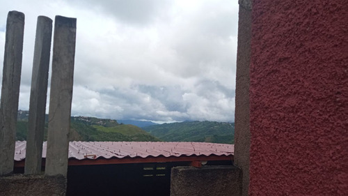 En Venta Espectacular Casa Campestre Con Clima De Montaña En Gavilanes. A 30 Min De Caracas / Aa