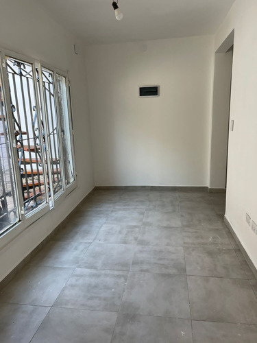 Imagen 6 de 18 de Depto Tipo Casa, Ph Venta Villa Lynch 2 Amb