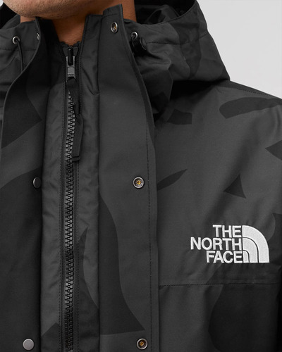 Chamarra Kaws X The North Face Rompevientos Nuptse Hombre