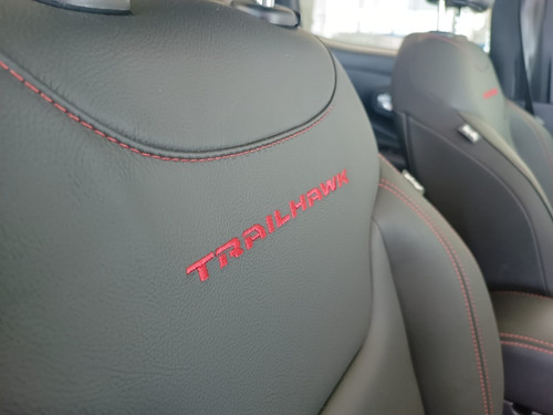 Imagen 14 de 17 de Renegade Trailhawk 4x4 T270 My23 Fmd