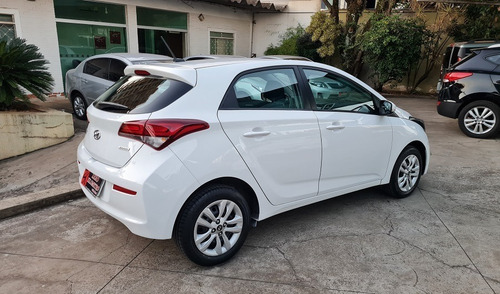 Imagem 2 de 13 de Hb20 Hatch Confort Plus At 1.6 Flex Branco 2019