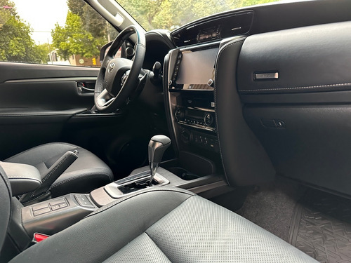 Imagen 6 de 8 de Toyota Hilux Sw4 Tdi Srx At (l21) 5.000km