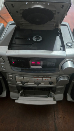 Equipo Musica Radio Cd Casete Con Detalles Gris 30 W (Usado)