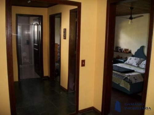 Casa De Alto Padrão No Rio Vermelho Com Área Total 1.600 M² - Vcr0135