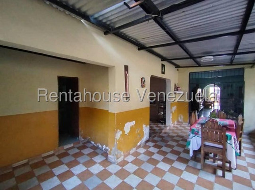 Sara Pastran Vende Casa Comercial En El Centro De Barquisimeto Oportunidad De Negocio #25-15902 Sps