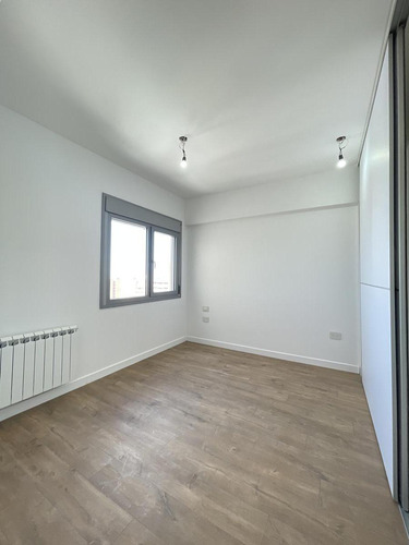 Imagen 20 de 27 de Piso - A Mts De Av. Alem - 180 Mts - Piso 14