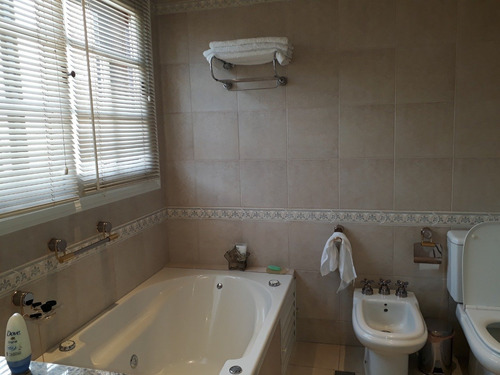 Imagen 10 de 26 de Chalet 5 Ambientes Con Parque Y Piscina Venta San Carlos Mar Del Plata