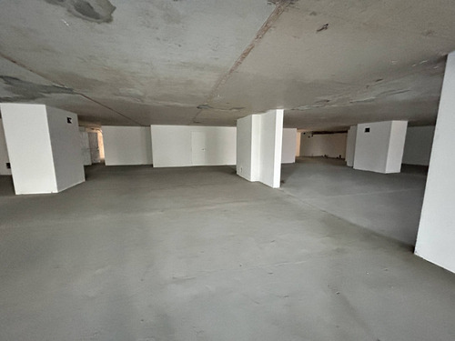 Imagen 3 de 7 de Alquiler - Oficina Para Adaptar 649 M2 En Planta, Tres Cruces - Francisco Canaro Y Bv. Artigas