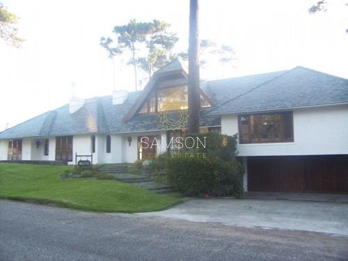 Importante Residencia En Venta Playa Mansa Punta Del Este- Ref: 57928