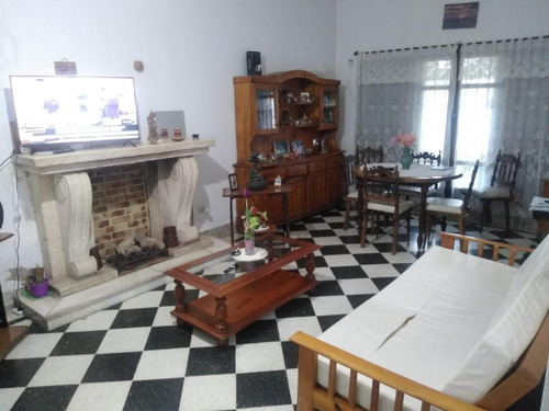 Hermoso Chalet En Venta (735m2) A 8min. Del Centro