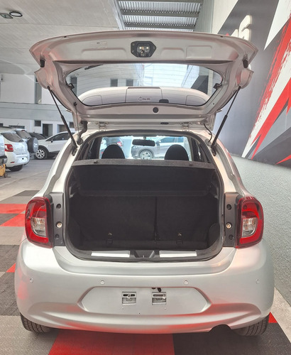 Nissan March 1.6 advance pure drive F2
