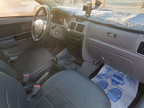 Imagen 7 de 12 de Kia Rio Stykus Ls