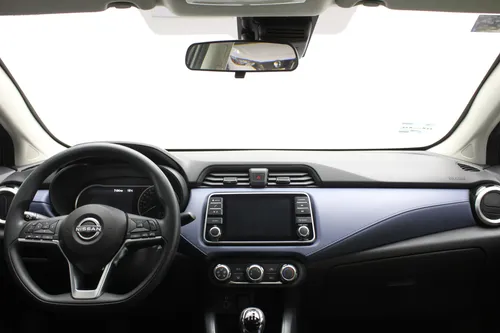 Nissan Versa 1.6 Advance Mt