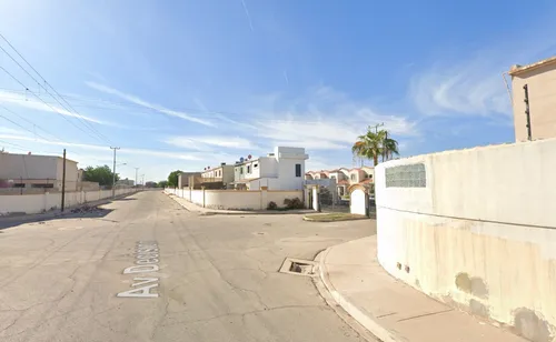 Casa En Av. Calvel. M.a.