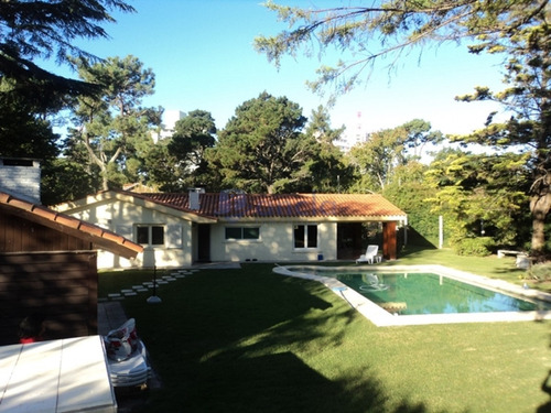 Punta Del Este, Zona Mansa- Ref: 711