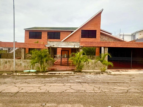 Casa Quinta En Altos De Guataparo. Fv