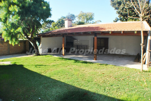 Imagen 6 de 11 de En Venta Casa De Cuatro Dormitorios Colonia Del Sacramento