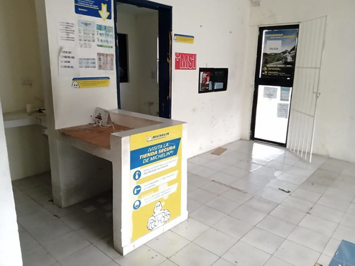 *excelente Local Amplio Para Bodegas Y Oficinas
