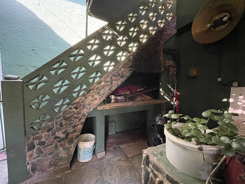 En Venta Casa + Apartamento Y Local Ya Rentado En La Teja 3 Unidades En Un Padron.