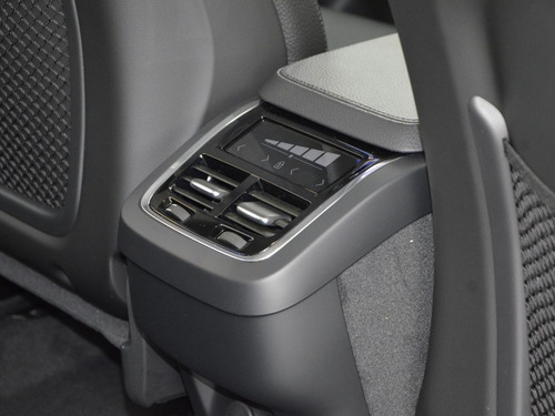 Imagen 13 de 14 de Xc90 B6 Momentum