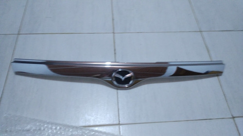 Emblema Parrilla Mazda 