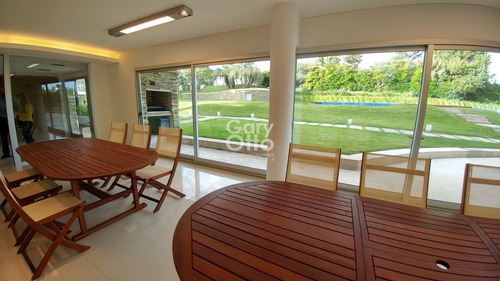 Imagen 20 de 24 de Departamento De Un Dormitorio En Complejo De Categoría.