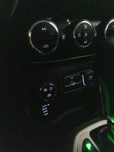 Imagem 13 de 15 de Jeep Renegade Longitude 2.0 4x4 Tb Diesel Aut.