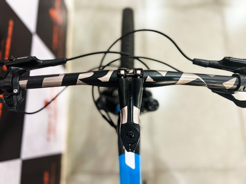 Bicicleta Trinx V1200 Pro Carbon 12v Sram